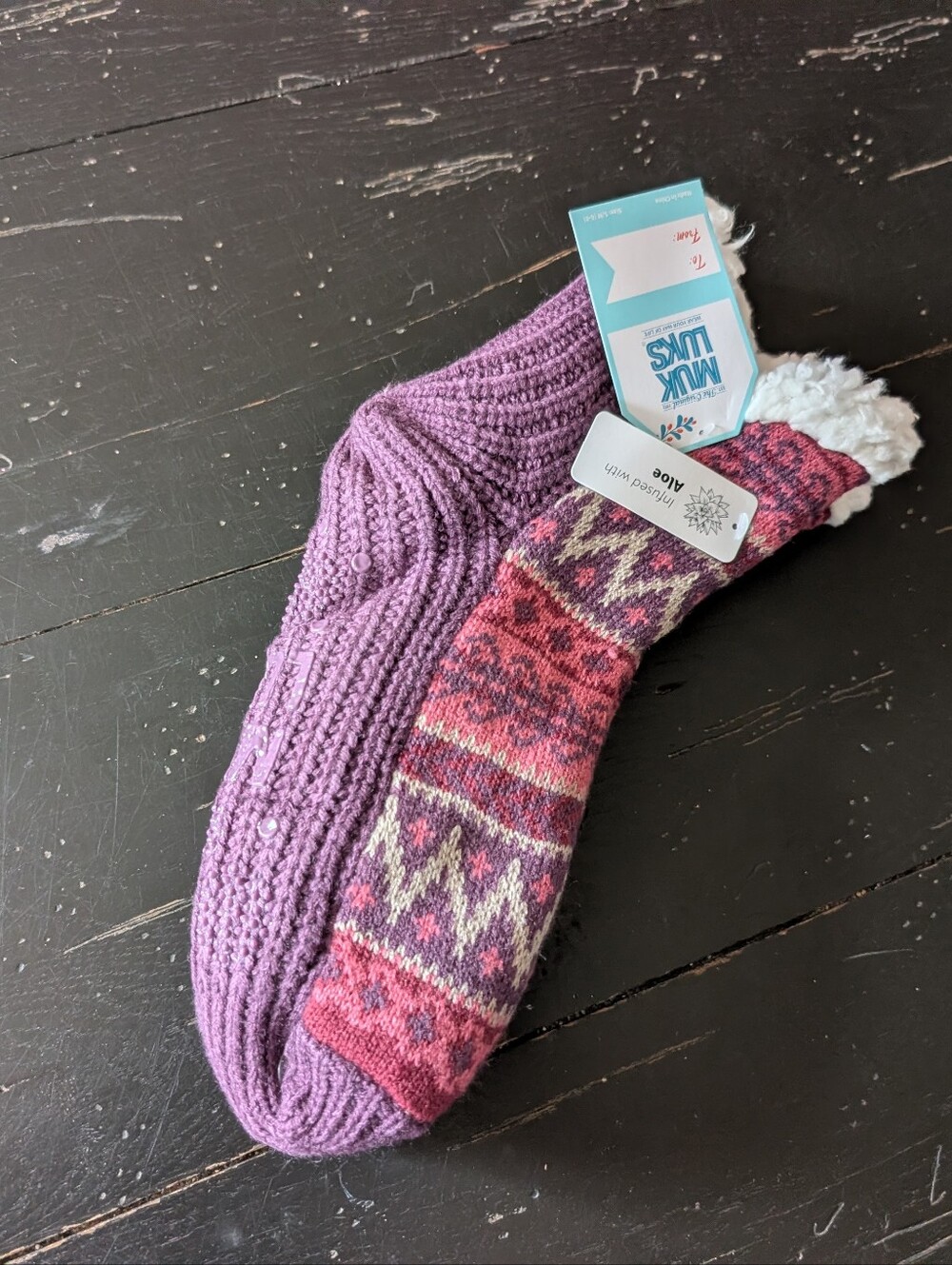 NWT MUK LUKS Aloe Infused Cabin Slipper Socks Purple Fair Isle Plush S-M (6-8)